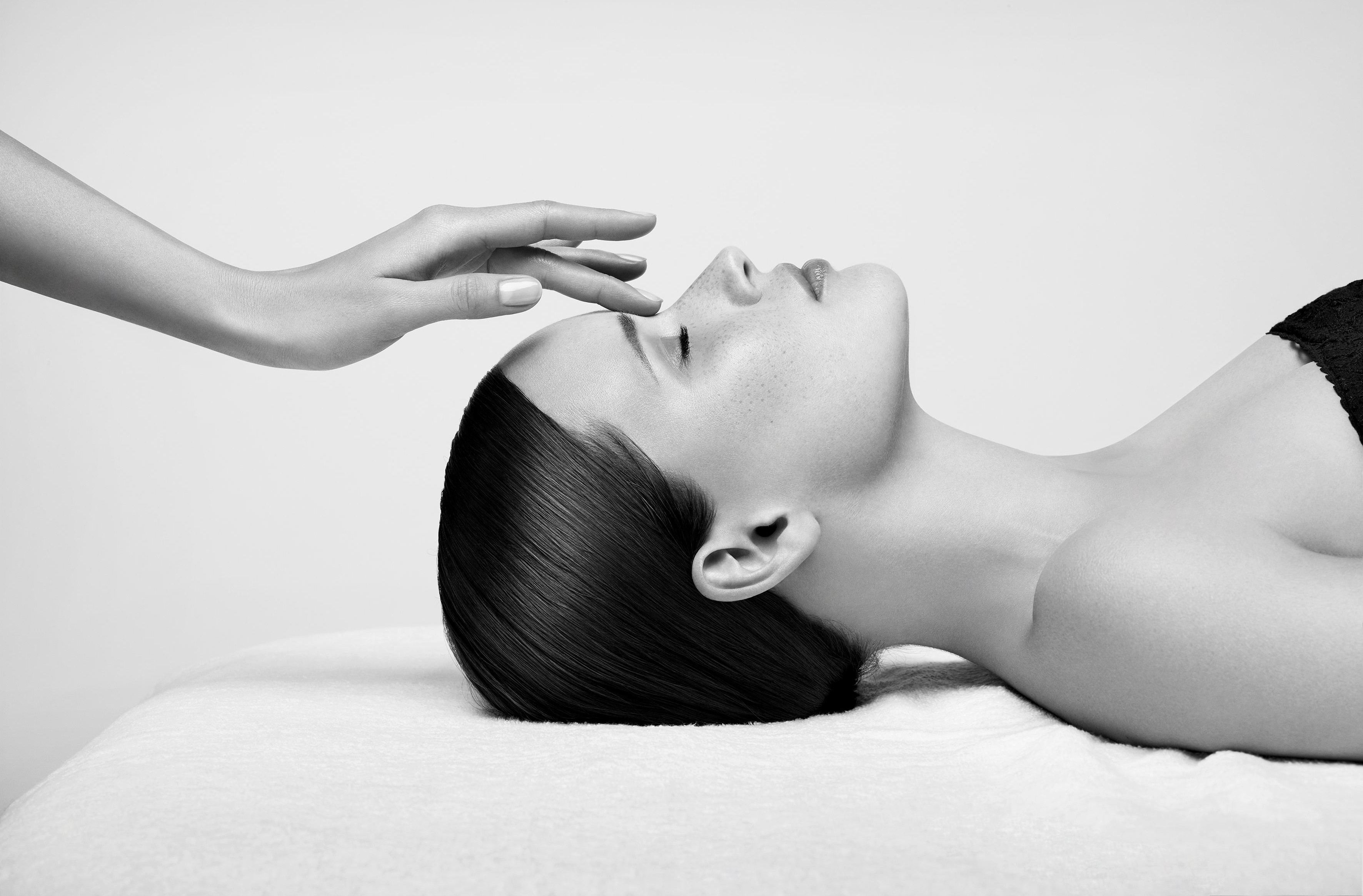 Verw&ouml;hn-Gesichtsanwendung